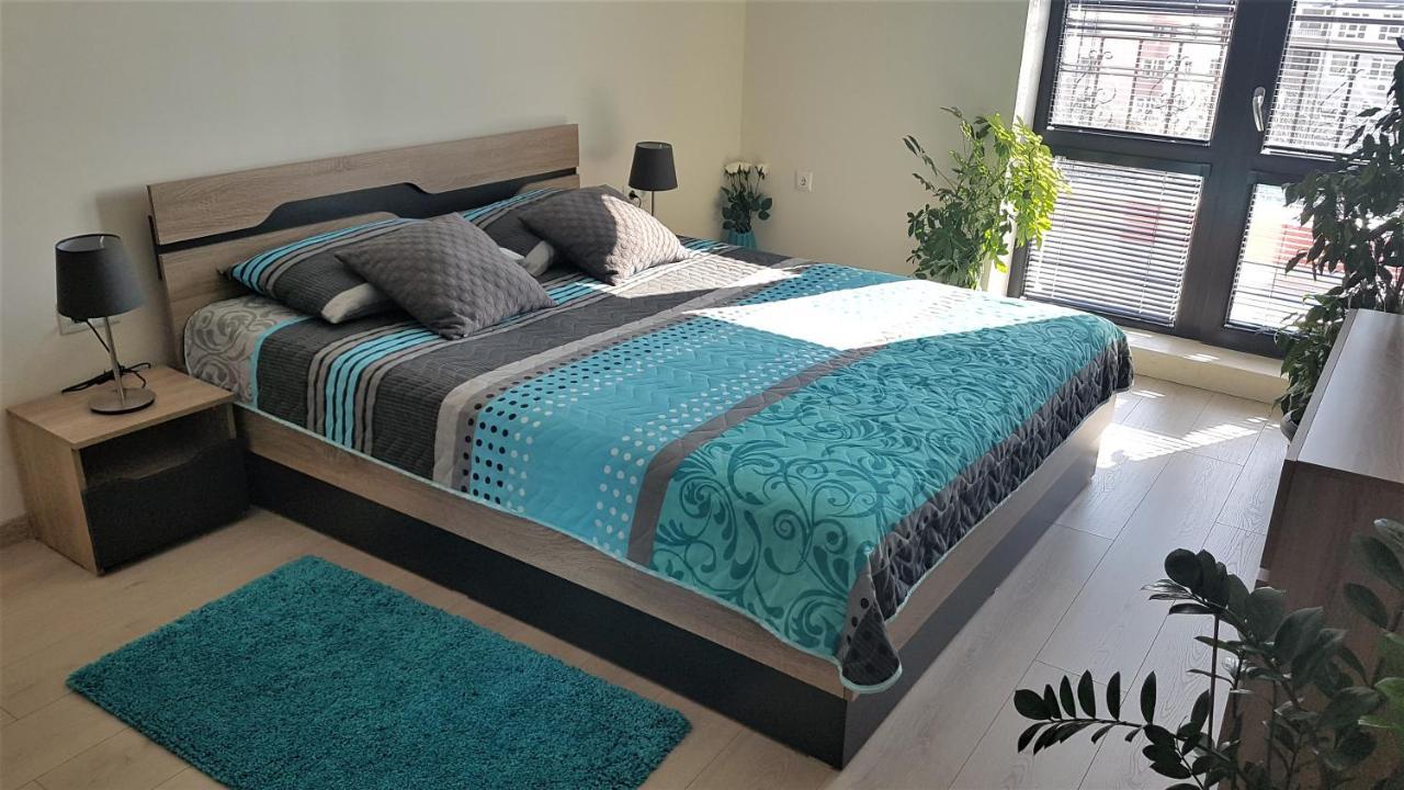 Azzurro-Top Floor Apartment In Quiet Neighborhood, Free Private Parking Varna Exterior foto
