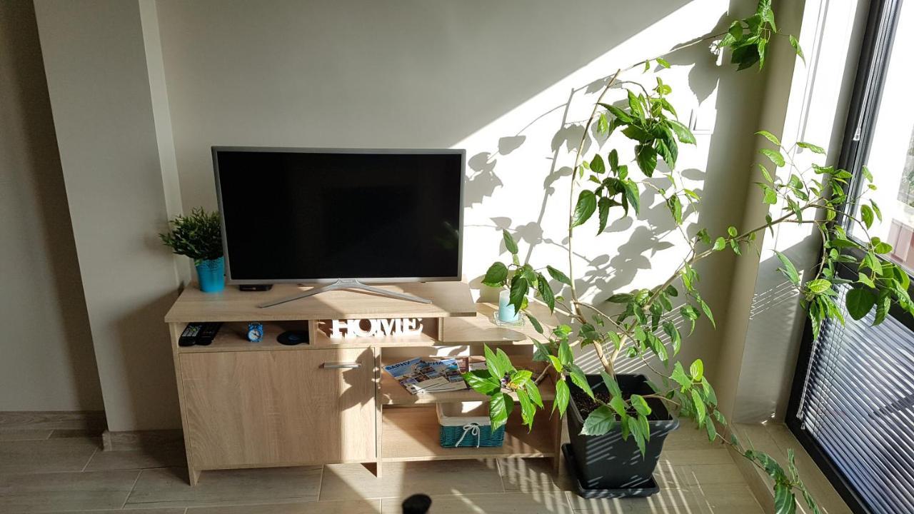 Azzurro-Top Floor Apartment In Quiet Neighborhood, Free Private Parking Varna Exterior foto
