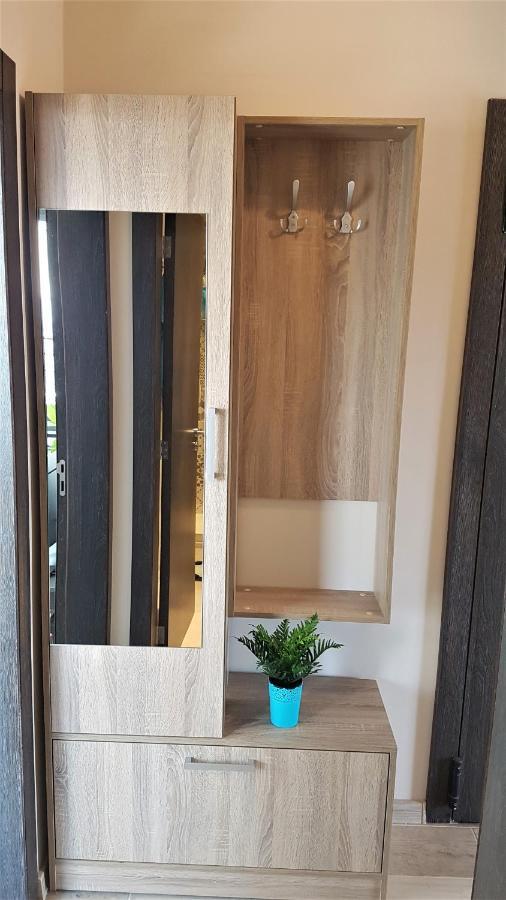 Azzurro-Top Floor Apartment In Quiet Neighborhood, Free Private Parking Varna Exterior foto