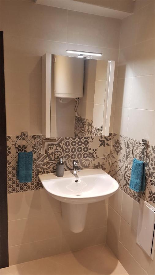 Azzurro-Top Floor Apartment In Quiet Neighborhood, Free Private Parking Varna Exterior foto