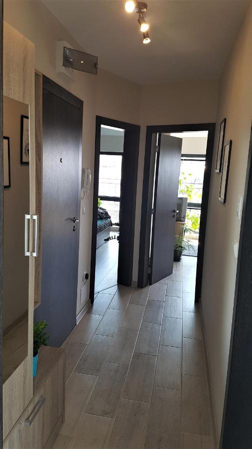 Azzurro-Top Floor Apartment In Quiet Neighborhood, Free Private Parking Varna Exterior foto