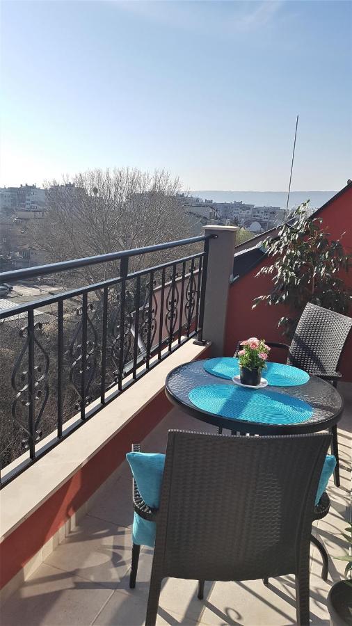 Azzurro-Top Floor Apartment In Quiet Neighborhood, Free Private Parking Varna Exterior foto